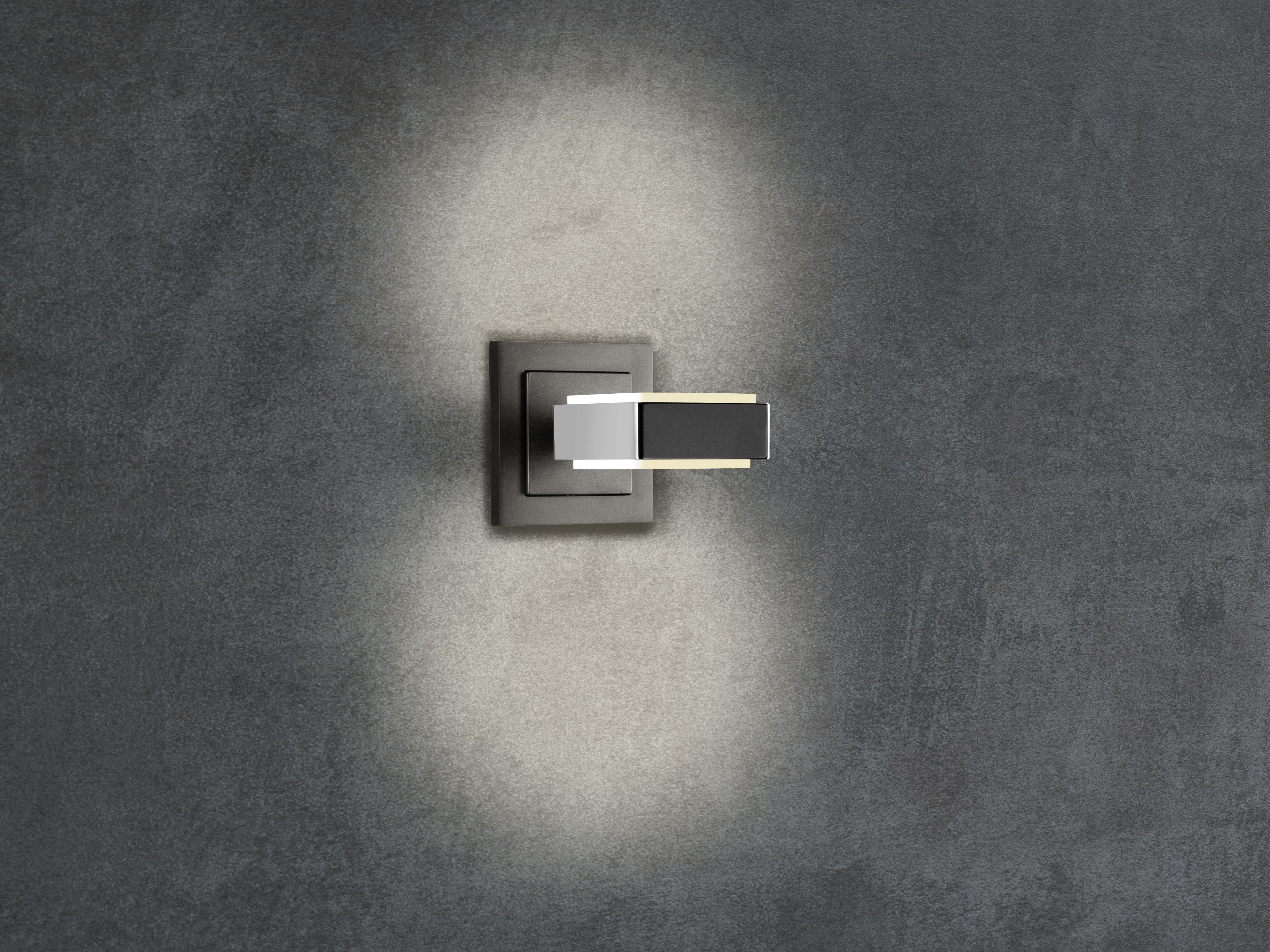 qles Bundle Wandlampe LED warmweiß (3000K) Chrom + Merten Rahmen System-M Anthrazit