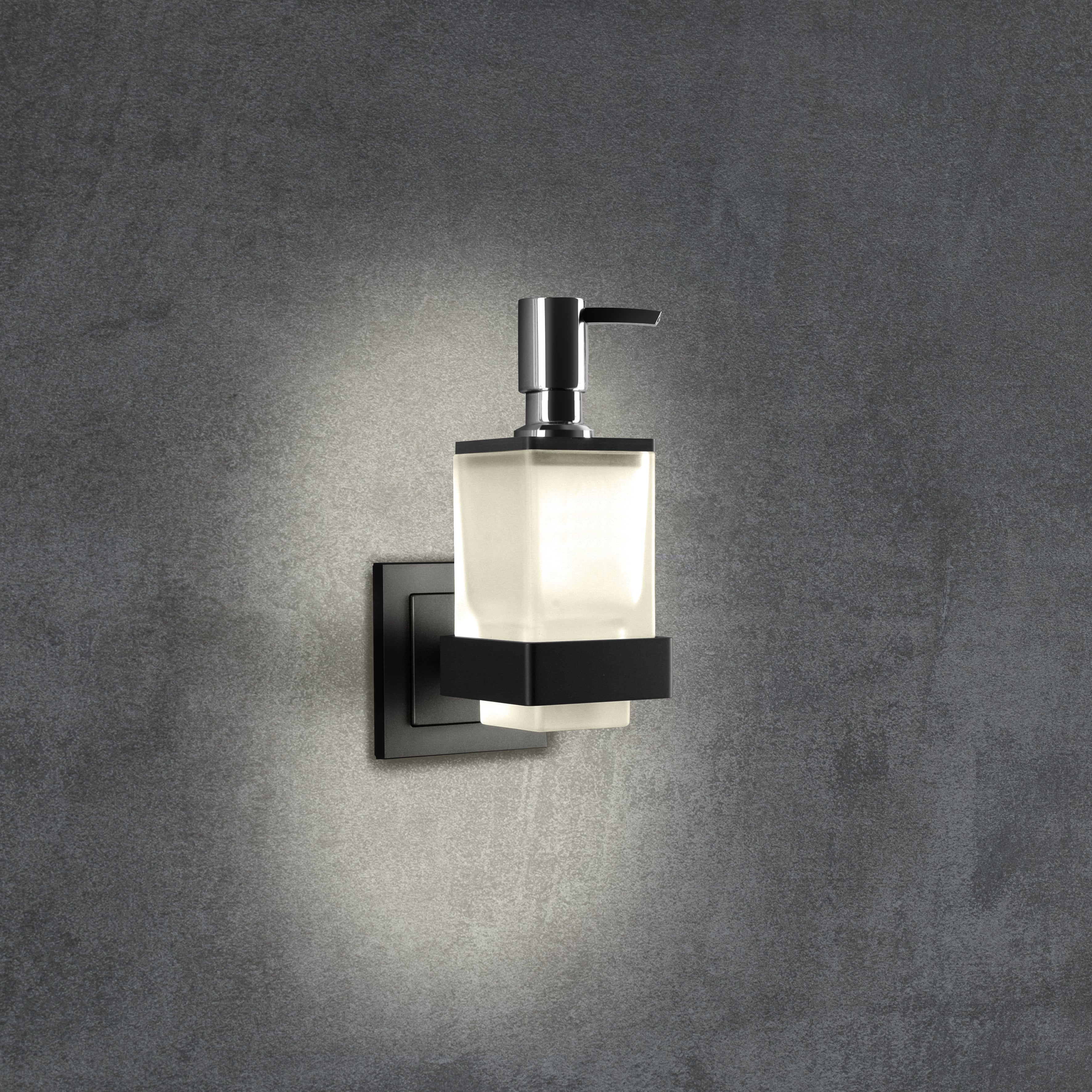 qles Bundle Badhalter Lotionspender beleuchtet LED warmweiß (3000K) Anthrazit + Merten Rahmen System-M Anthrazit qles Bundle Badhalter Lotionspender beleuchtet LED warmweiß (3000K) Anthrazit + Merten Rahmen System-M Anthrazit